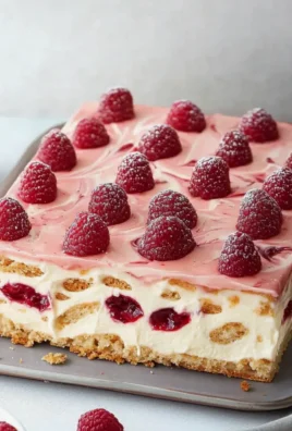 Pyszne ciasto z malinami i białą czekoladą – bez pieczenia!