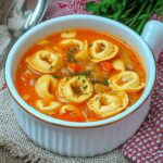 Zupa jarzynowa z tortellini: Najlepszy przepis na komfortową zupę